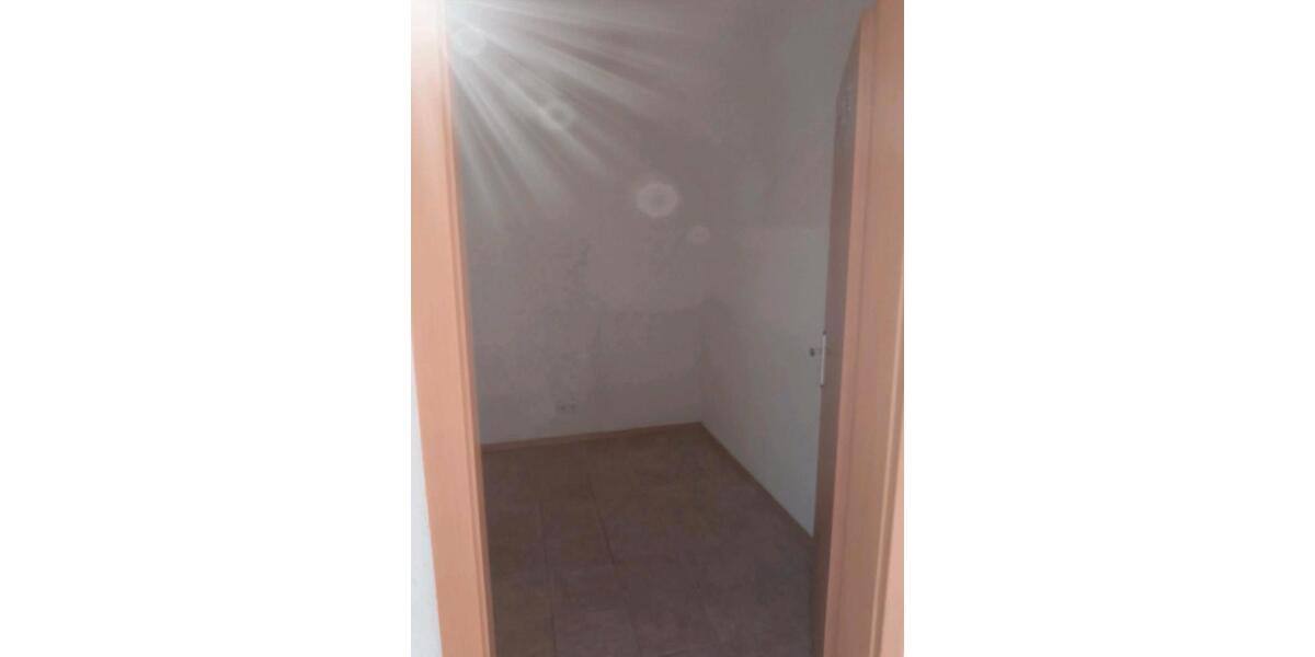Etagenwohnung Ahrensfelde - 2 Zimmer, 140 m&sup2;, 1.500&euro; | Angebot:26398626