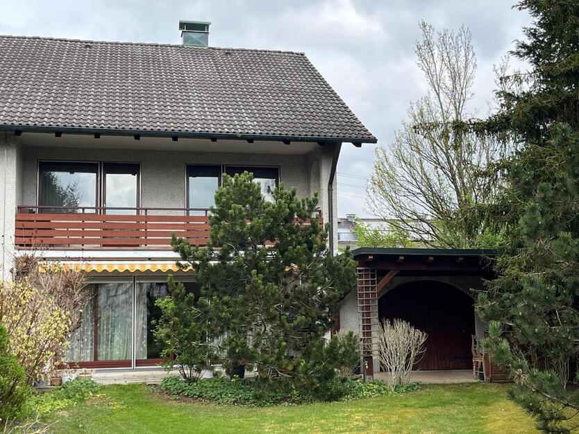 3 teils vollmöblierte Zimmer in heller DHH mit Garten ab sofort