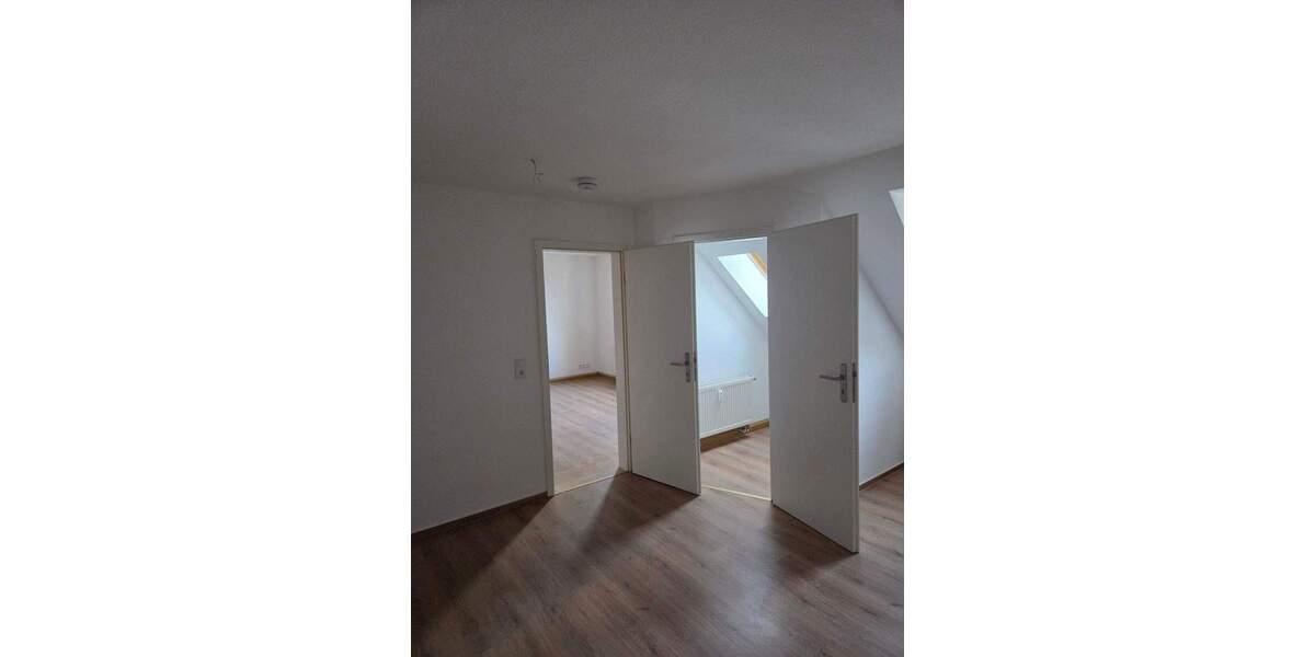 Etagenwohnung Waldheim - 4 Zimmer, 102 m&sup2;, 550&euro; | Angebot:25688927