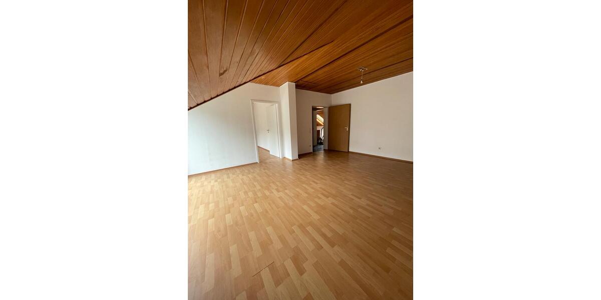 Dachgeschoßwohnung Wuppertal Gemarkung Elberfeld - 2 Zimmer, 62 m&sup2;, 600&euro; | Angebot:26564656