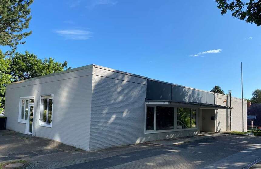 Einzelhandel in Kiel 2.070,32 € 125.87 m²