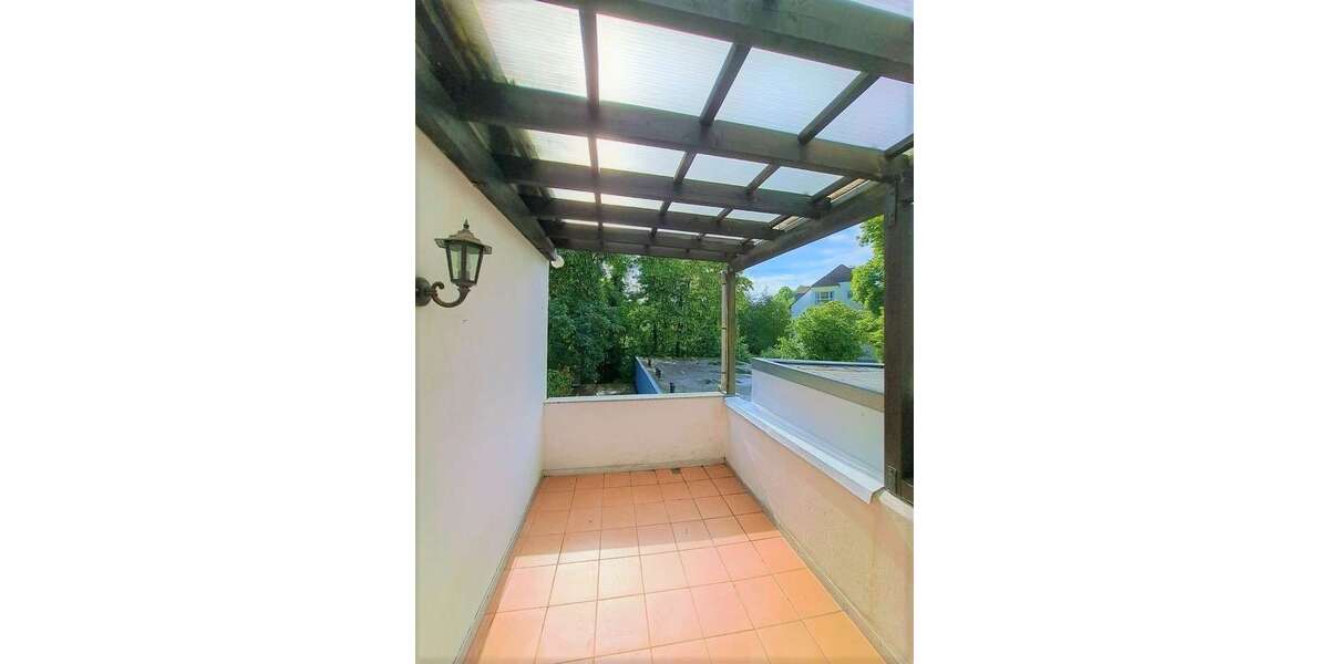 Etagenwohnung Solingen Mitte - 2.5 Zimmer, 77 m&sup2;, 549&euro; | Angebot:27071971