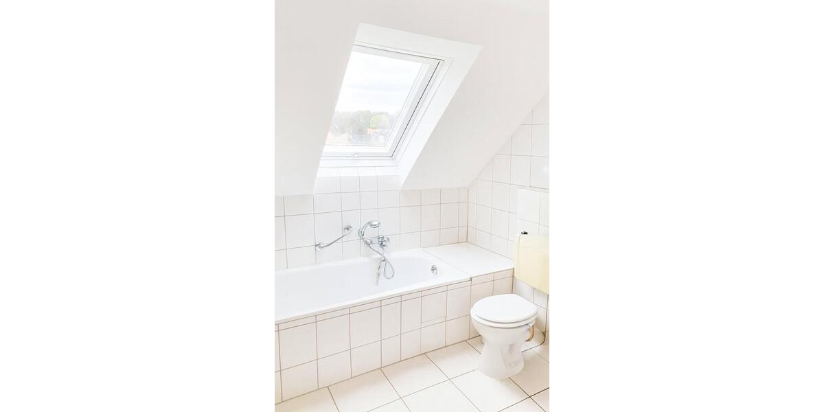 Dachgeschoßwohnung Eisfeld - 1 Zimmer, 34 m&sup2;, 275&euro; | Angebot:26422571