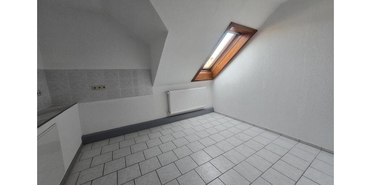 Dachgeschoßwohnung Zwickau - 4 Zimmer, 110 m&sup2;, 660&euro; | Angebot:26529827