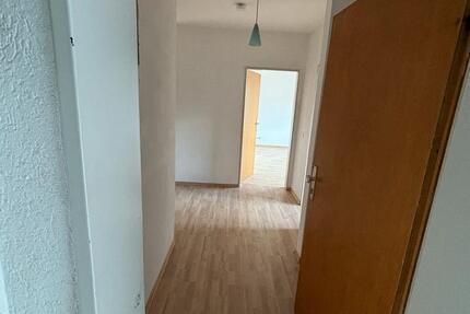 4-Zimmer-Wohnung mit Balkon & Stellplatz in Goßfelden - ab sofort zimmer