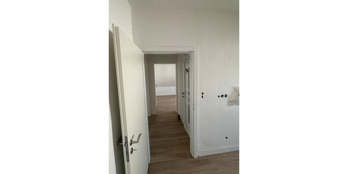Dachgeschoßwohnung Flörsheim am Main - 2 Zimmer, 65 m&sup2;, 1.200&euro; | Angebot:25379370
