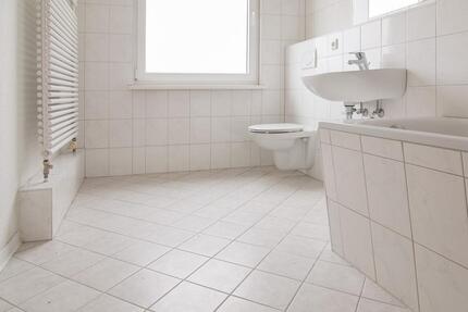 Geräumige 3-Raum-Wohnung mit großem BadeZimmer