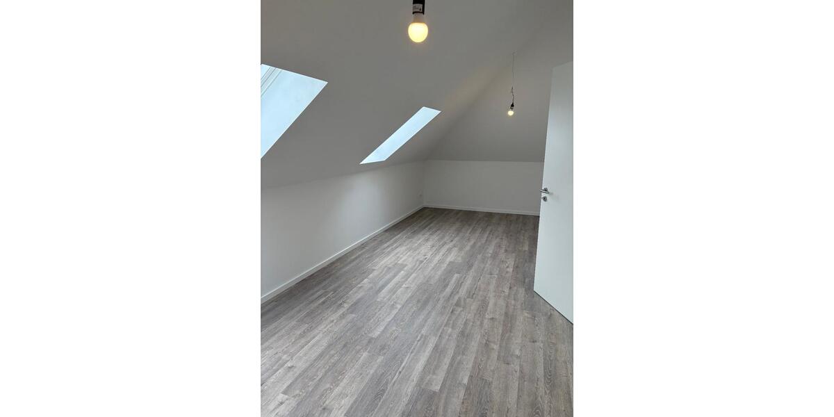 Dachgeschoßwohnung Berlin Reinickendorf - 2 Zimmer, 70 m&sup2;, 1.195&euro; | Angebot:26700284