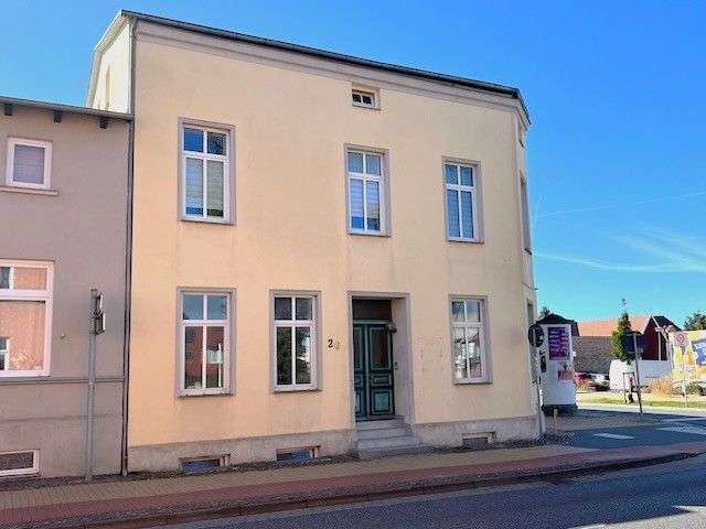 Wohnung zum Mieten in Güstrow - Schweriner Viertel 1.027 € 128.27 m² 4 zimmer