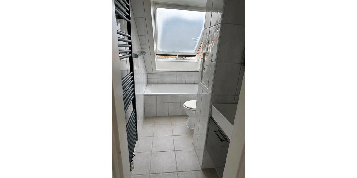 Dachgeschoßwohnung Filderstadt - 3 Zimmer, 48 m&sup2;, 800&euro; | Angebot:26048795