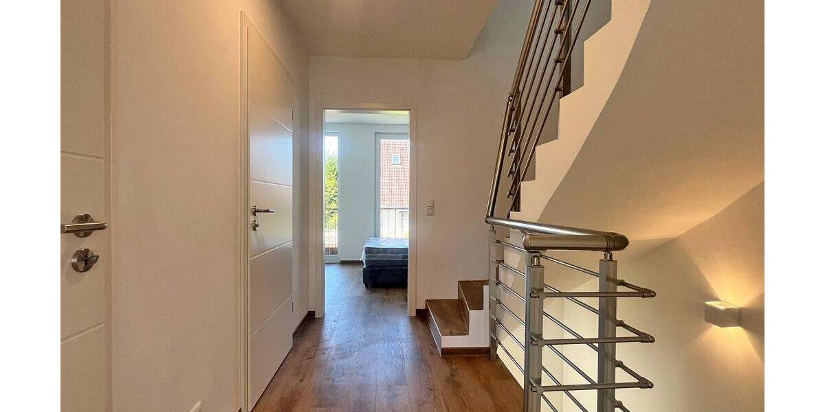 Reihenmittelhaus Hamburg Rahlstedt - 4 Zimmer, 115 m&sup2;, 2.700&euro; | Angebot:26733430
