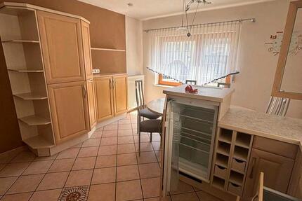 Wohnung Eltmann - 6 Zimmer, 160 m&sup2;, 1.200&euro; | Angebot:26395880