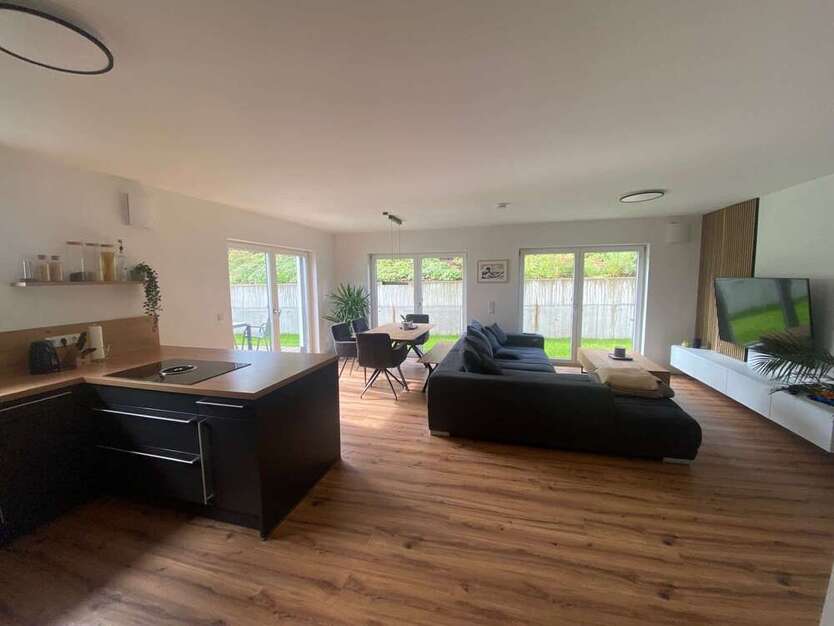 Haus zum Mieten in Tiefenbach 1.490 € 130 m²