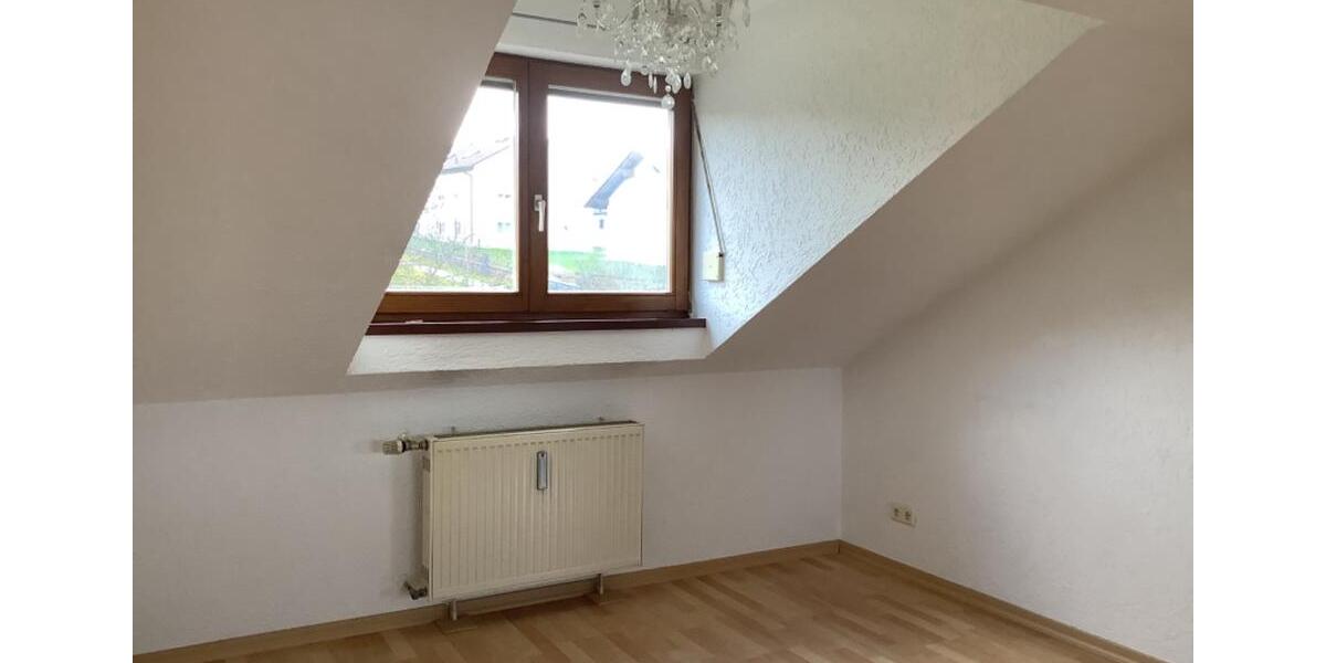 Dachgeschoßwohnung Salzweg - 3 Zimmer, 800&euro; | Angebot:23396158