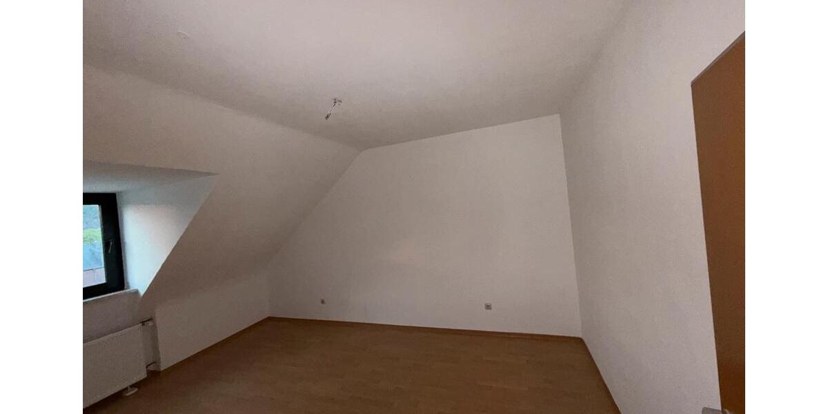 Dachgeschoßwohnung Trier Nord - 3 Zimmer, 70 m&sup2;, 940&euro; | Angebot:26238647