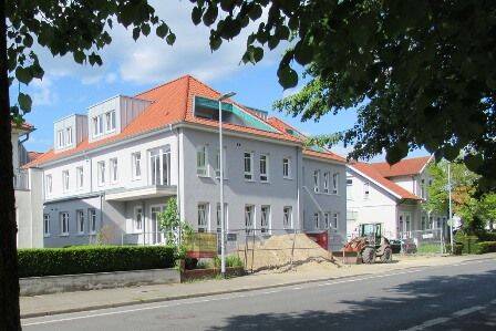 Neubau-Erstbezug !! Topzentral gelegenes Penthouse m. herrl. Dachterrasse u. Aufzug