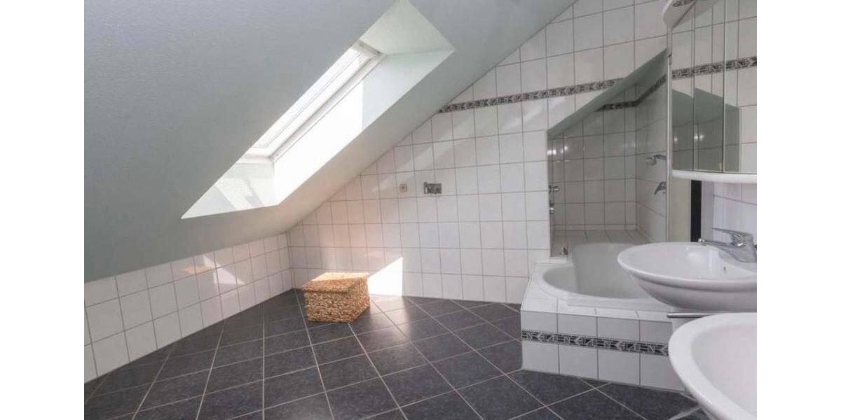 Dachgeschoßwohnung Buseck - 3 Zimmer, 100 m&sup2;, 1.200&euro; | Angebot:24995834