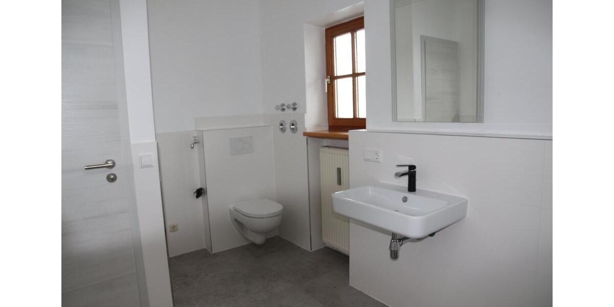 Dachgeschoßwohnung Neubeuern - 4.5 Zimmer, 126 m&sup2;, 1.540&euro; | Angebot:25975861