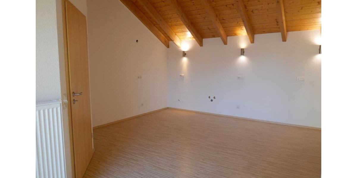 Dachgeschoßwohnung Bellheim - 3 Zimmer, 87 m&sup2;, 940&euro; | Angebot:26544370