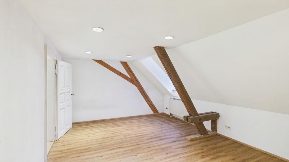 Dachgeschoßwohnung Leutkirch im Allgäu - 2 Zimmer, 100 m&sup2;, 950&euro; | Angebot:25900791