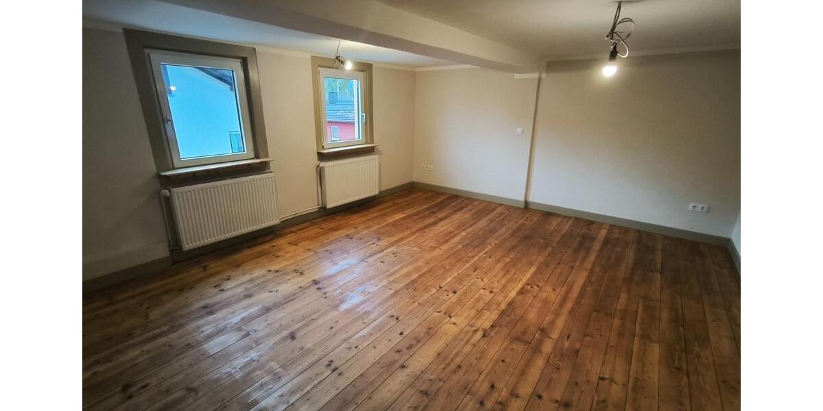 Etagenwohnung Bad König - 4 Zimmer, 125 m&sup2;, 1.150&euro; | Angebot:24650389