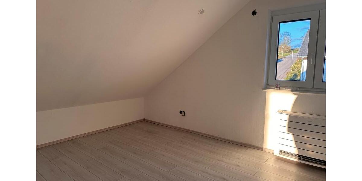 Dachgeschoßwohnung Bad Friedrichshall - 3 Zimmer, 80 m&sup2;, 1.080&euro; | Angebot:26012948