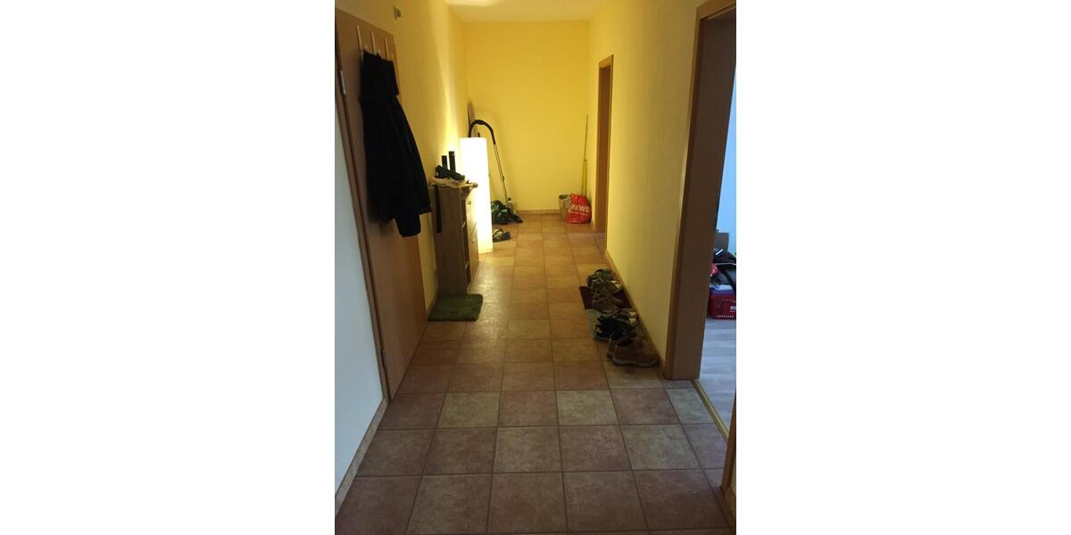 Etagenwohnung Gröditz - 2 Zimmer, 75 m&sup2;, 410&euro; | Angebot:23863088