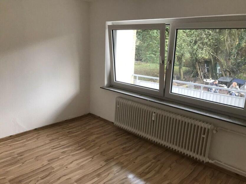 3 Zimmer Wohnung, Balkon u. Garten, Einbauküche,Tageslichtbad- G zimmer