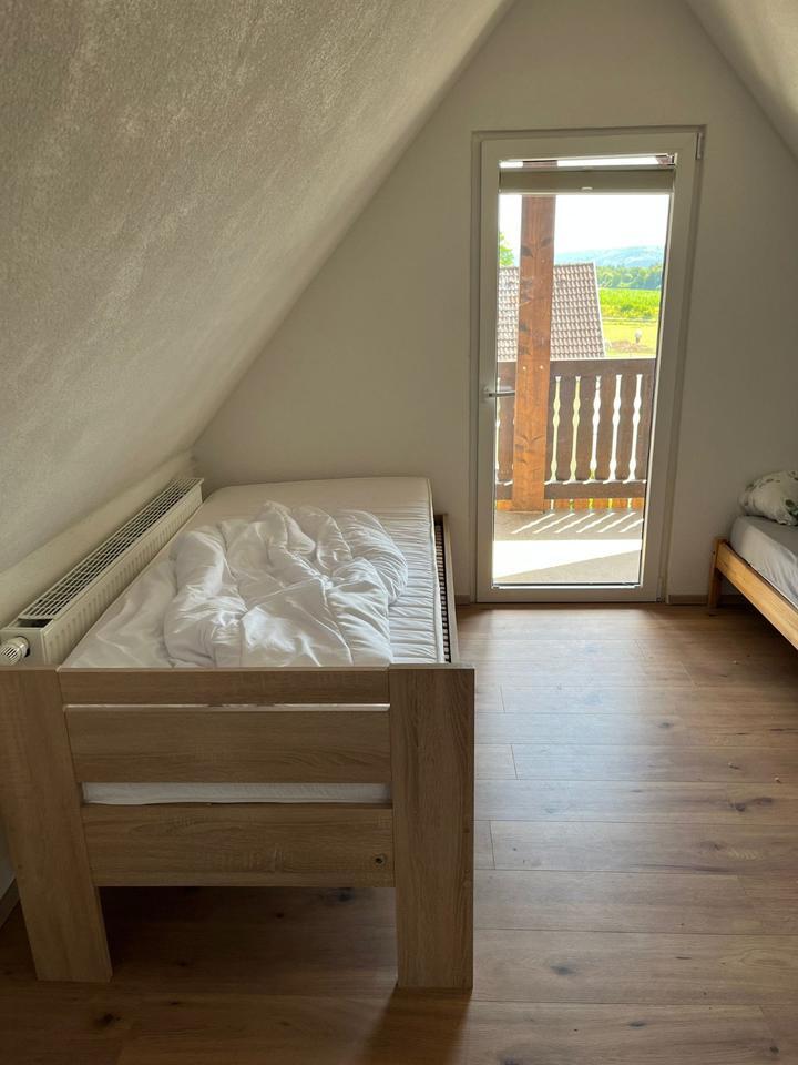 DG-Wohnung 25 qm - möbliert zu vermieten