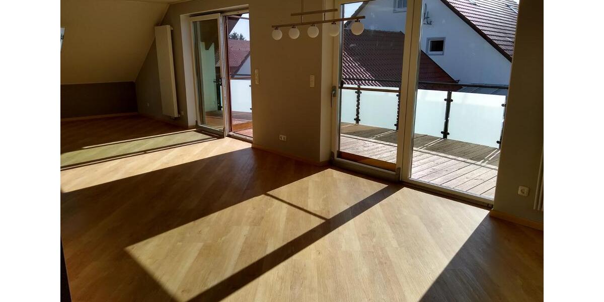 Dachgeschoßwohnung Niederschönenfeld - 3 Zimmer, 110 m&sup2;, 1.150&euro; | Angebot:26613621