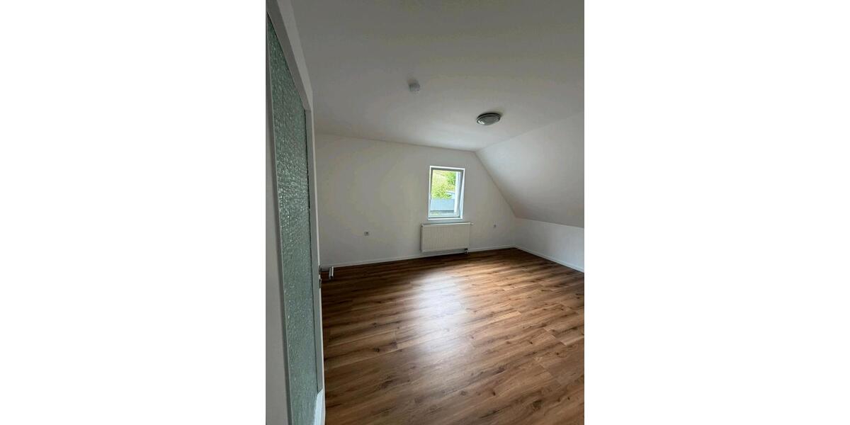Dachgeschoßwohnung Kappelrodeck - 3 Zimmer, 78 m&sup2;, 1.300&euro; | Angebot:26438207