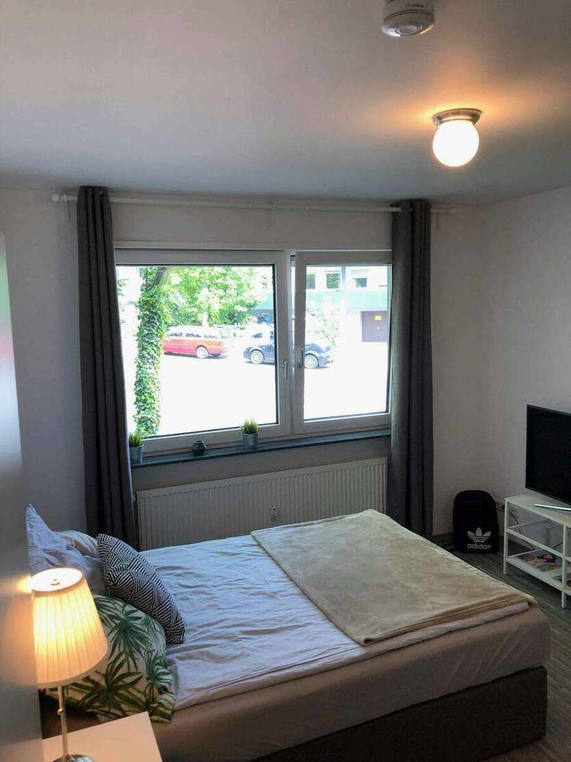 WG-Zimmer in Stuttgart 605 € 13 m² zimmer
