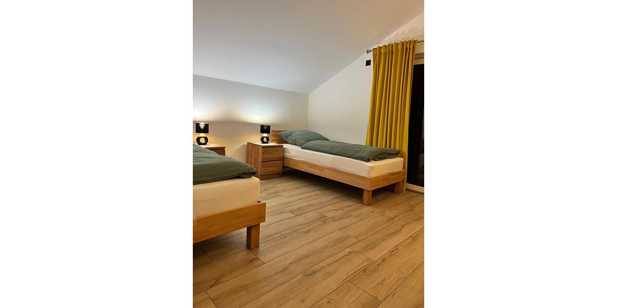 Dachgeschoßwohnung Zossen - 4 Zimmer, 70 m&sup2;, 150&euro; | Angebot:26223942