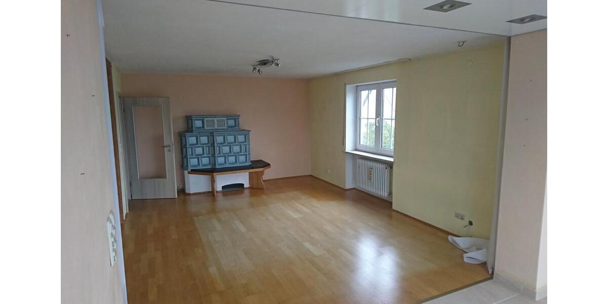Etagenwohnung Ursensollen - 3 Zimmer, 130 m&sup2;, 860&euro; | Angebot:26294865