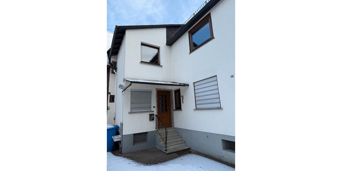 Geräumiges 7-Zimmer-Einfamilienhaus in ruhiger Lage von Aßlar 6.5 zimmer