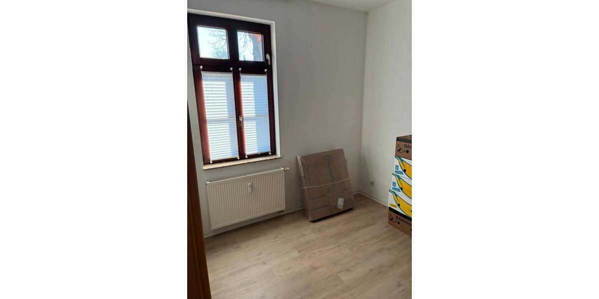 Erdgeschoßwohnung Nienburg (Saale) - 3 Zimmer, 81 m&sup2;, 680&euro; | Angebot:25853796