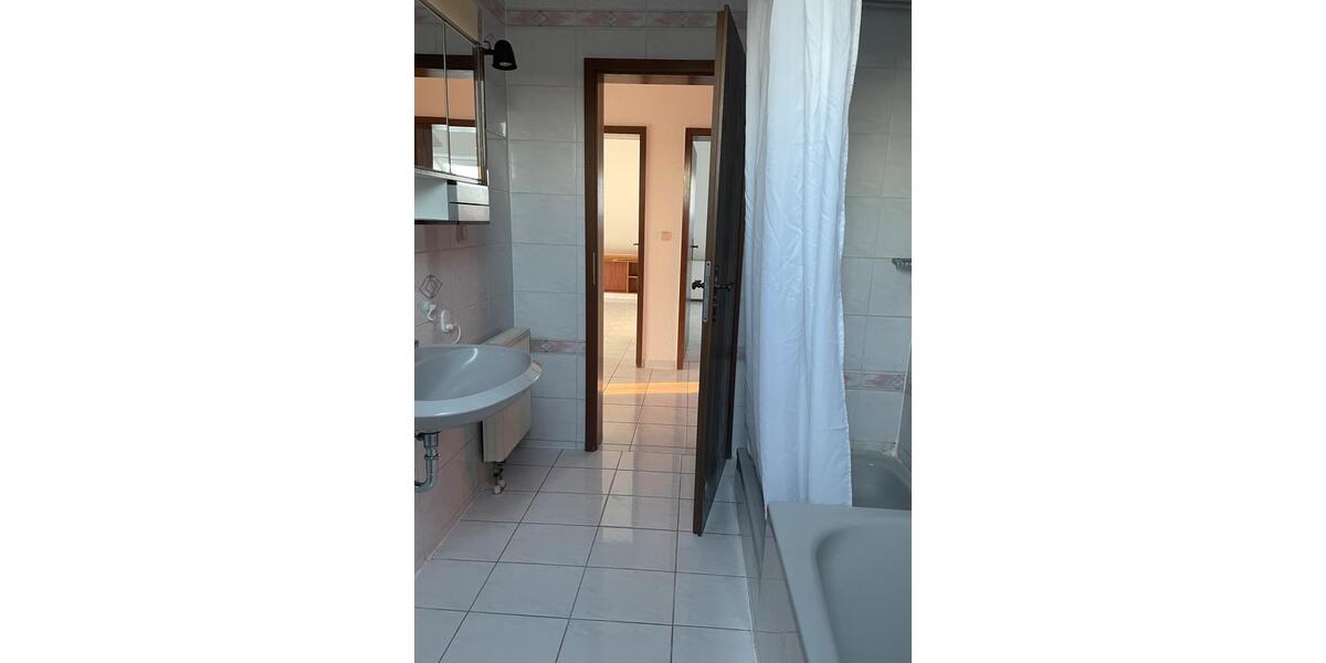 Dachgeschoßwohnung Pohlheim - 2 Zimmer, 62 m&sup2;, 550&euro; | Angebot:26260753