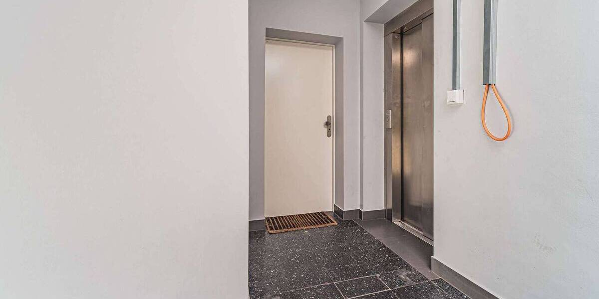 Etagenwohnung Frankfurt am Main Bahnhofsviertel - 2 Zimmer, 55 m&sup2;, 1.580&euro; | Angebot:26154035