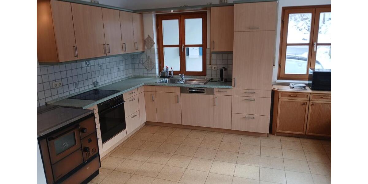 Erdgeschoßwohnung Cham - 4 Zimmer, 115 m&sup2;, 700&euro; | Angebot:25549096