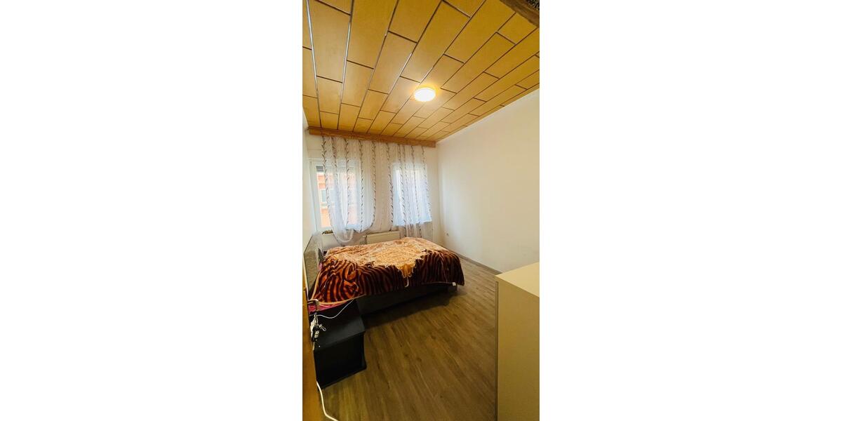 Etagenwohnung Neustadt an der Weinstraße - 4 Zimmer, 100 m&sup2;, 1.500&euro; | Angebot:26071783