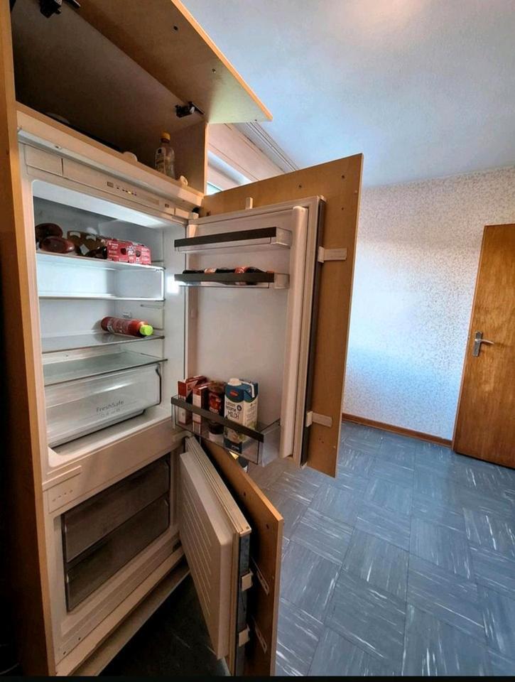 Helle 2-Zimmer-Wohnung mit Einbauküche zimmer