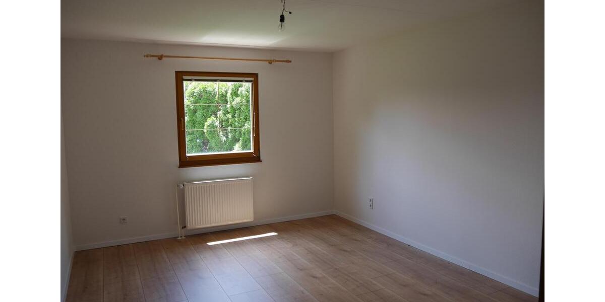 Einfamilienhaus Berg im Gau - 7 Zimmer, 160 m&sup2;, 1.500&euro; | Angebot:26195616