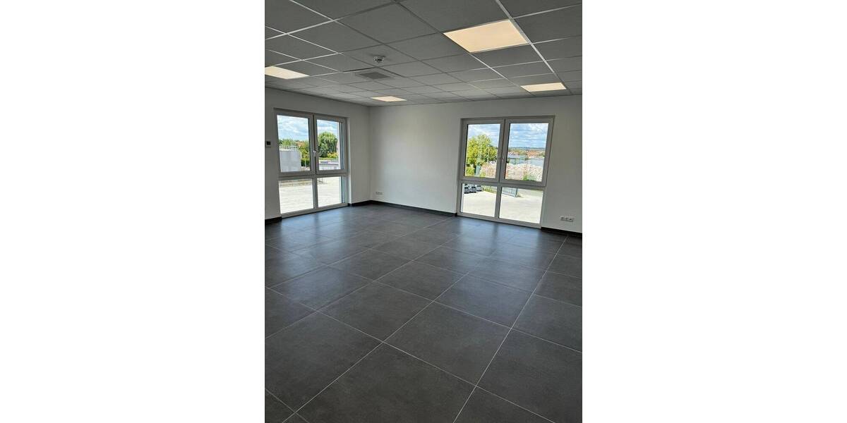 Gewerbeobjekt Lindhorst - 5 Zimmer, 207 m&sup2;, 2.200&euro; | Angebot:23516415