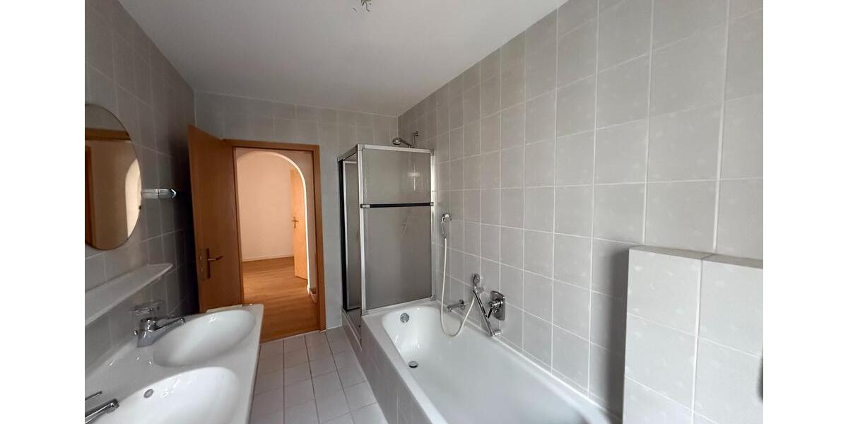 Erdgeschoßwohnung Laupheim - 2.5 Zimmer, 76 m&sup2;, 800&euro; | Angebot:25783075