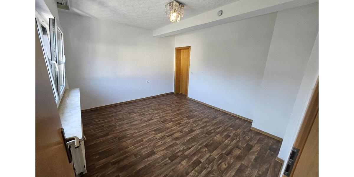 Einfamilienhaus Breidenbach - 4 Zimmer, 160 m&sup2;, 950&euro; | Angebot:25581567