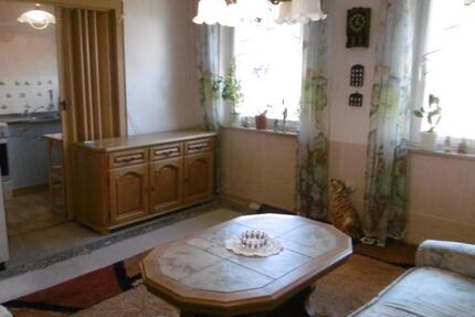 NUN FREI !! KOMPLETT MÖBLIERTE - 3-ZI-WHG. MIT GARTEN-NUTZUNG !! zimmer