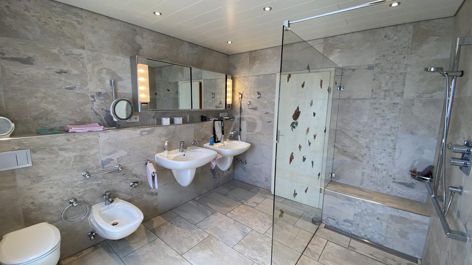 Einfamilienhaus Netphen - 7 Zimmer, 197 m&sup2;, 1.600&euro; | Angebot:25765235