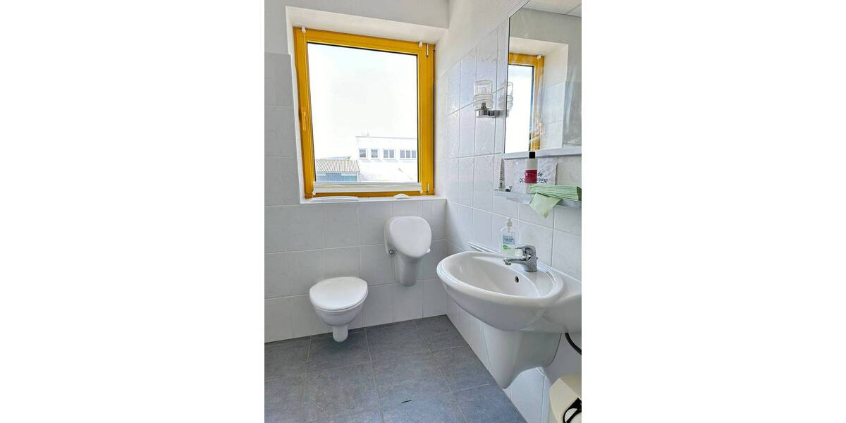 Gewerbeobjekt Zell (Mosel) Barl - 4 Zimmer, 178 m&sup2;, 2.000&euro; | Angebot:26657341