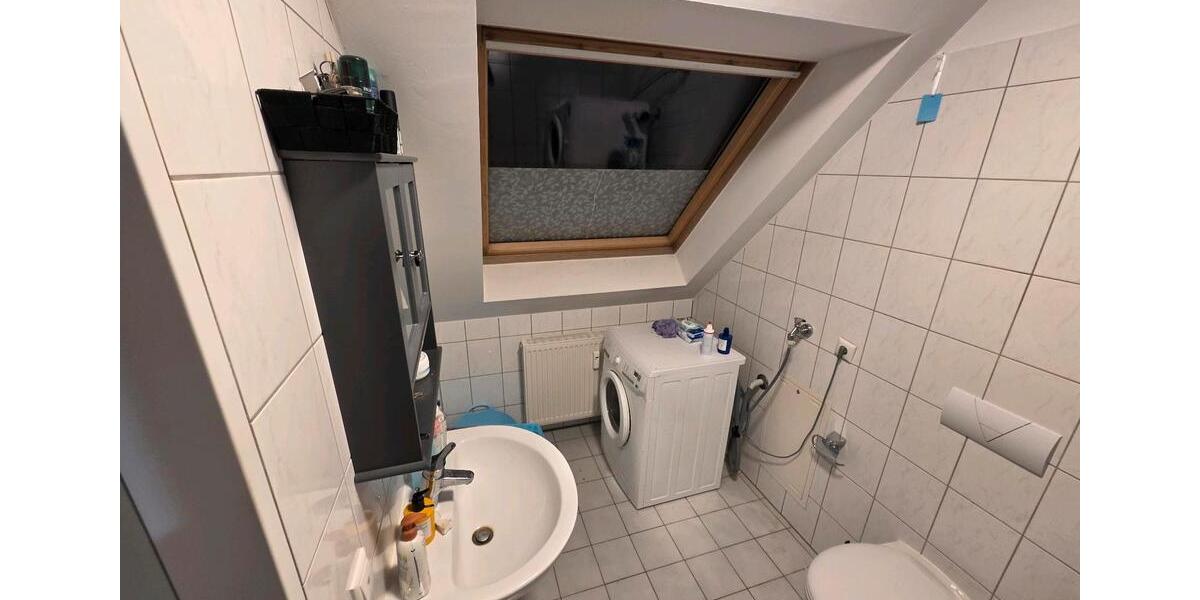 Dachgeschoßwohnung Düsseldorf Heerdt - 3 Zimmer, 75 m&sup2;, 1.367&euro; | Angebot:26587567