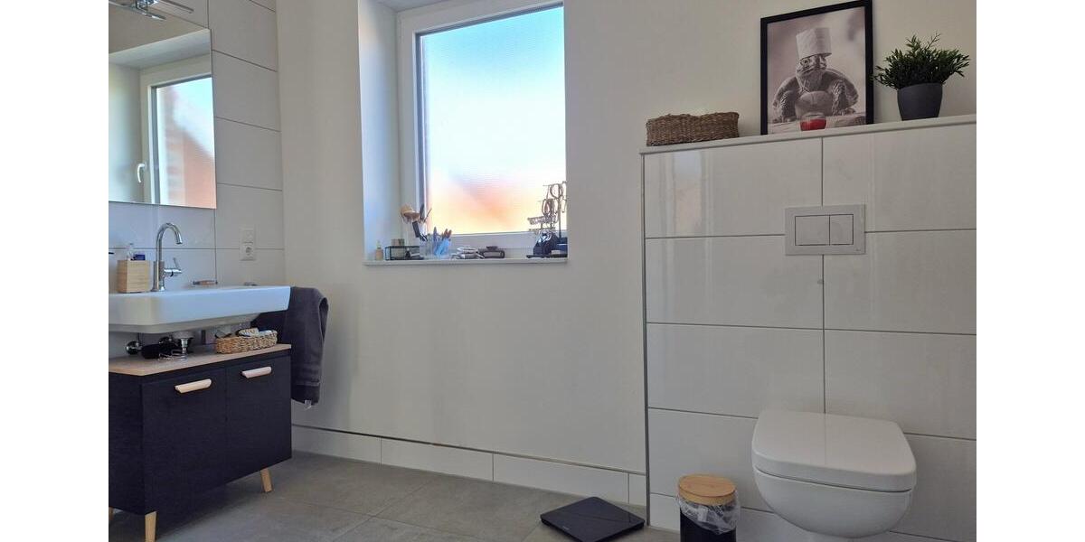 Etagenwohnung Esens - 3 Zimmer, 90 m&sup2;, 1.180&euro; | Angebot:26129699